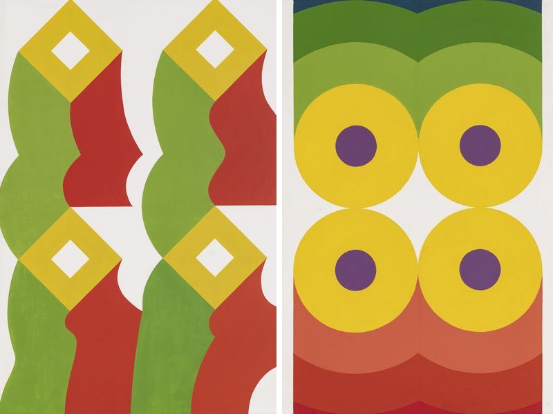 Zwei Gemälde von Günther C. Kirchberger. Beide ungegenständlich. Symmetrische, grafische Farbflächen in Rot, Grün, Gelb und Lila.