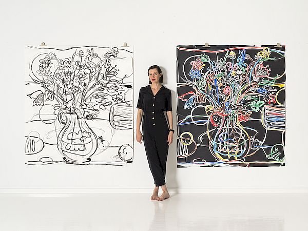 Marion Eichmann zwischen ihren Werken  Foto: Roman März  © VG Bild-Kunst, Bonn 2025/2026.